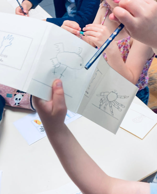 Atelier "5 sens" et création d'un livre-accordéon avec les enfants de GS
